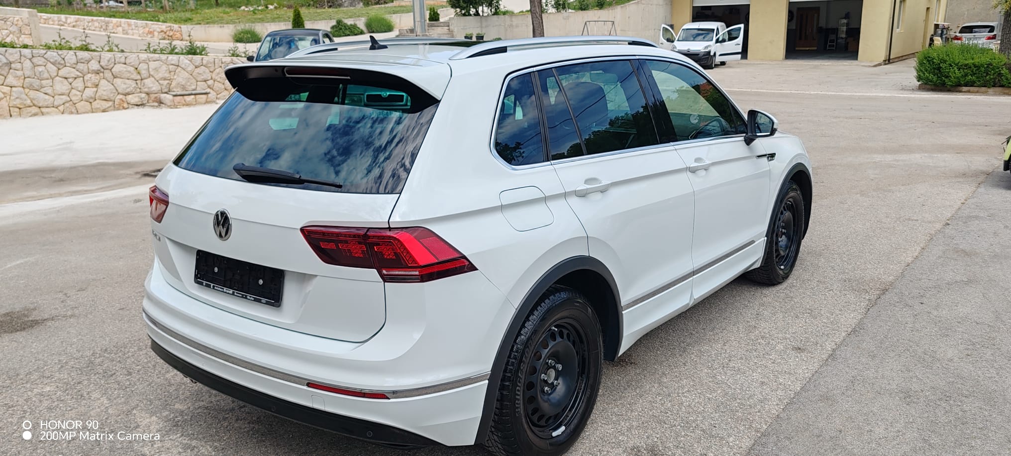 wv SUV